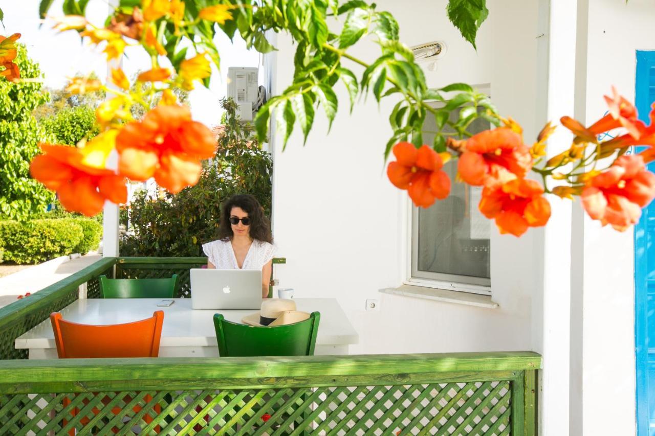 Teos Ormanci Tatil Koyu Hotel Seferihisar Exterior foto