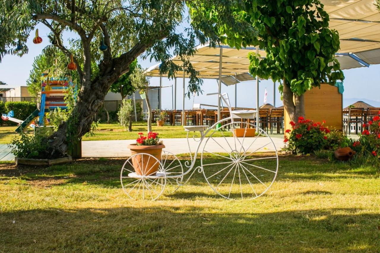 Teos Ormanci Tatil Koyu Hotel Seferihisar Exterior foto